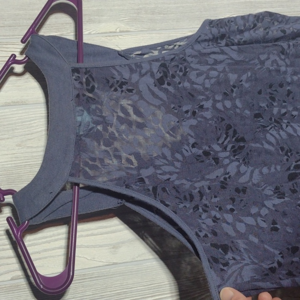 ✴️3 for $15: Cynthia Rowley Sheer Patterned Tank - Picture 8 of 13